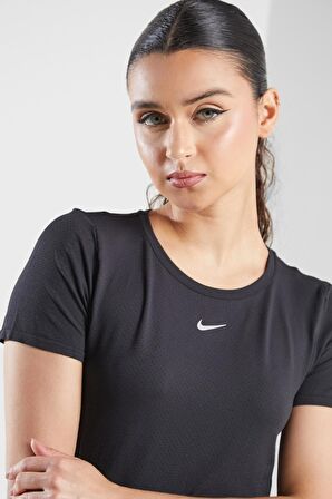Nike Dri-Fit Advantage Aura Sleeve Slim Fit Kesim Siyah Kadın Spor Tişört