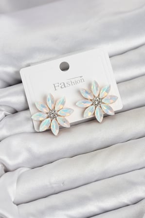 Beyaz Renk Kristal Taşlı Lotus Çiçek Model Kadın Küpe