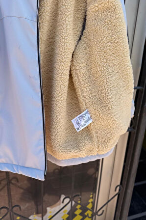 Erkek Çocuk Sabit Kapüşonlu Metal Armalı İçi Kürklü Mont KM3987