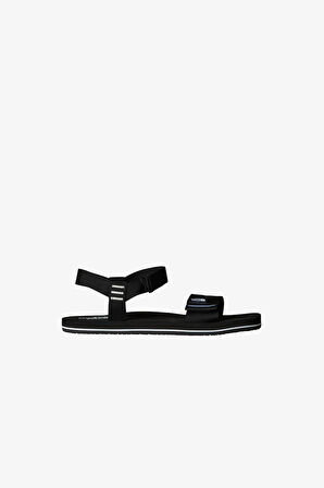 The North Face Skeena  Çocuk Siyah Sandalet NF0A7W5WKX71