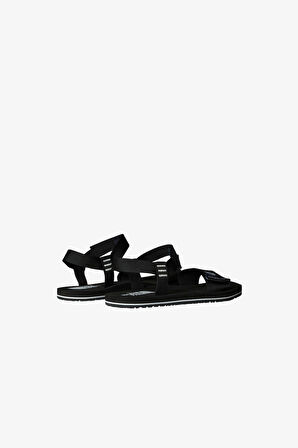 The North Face Skeena  Çocuk Siyah Sandalet NF0A7W5WKX71