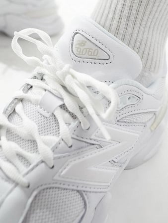 New Balance 9060 Kadın Beyaz Spor Ayakkabı