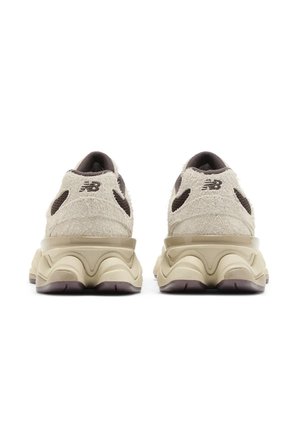 New Balance 9060 Kadın Spor Ayakkabı