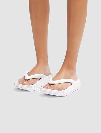 FitFLop FitFlop RELIEFF RECOVERY HF4 Beyaz Kadın Parmak Arası Terlik