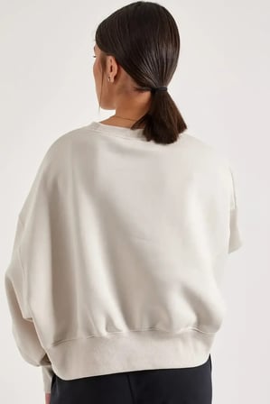 Nike Sportswear Essantial Collection Oversize Kesim Krem Rengi Kadın Sweatshrit