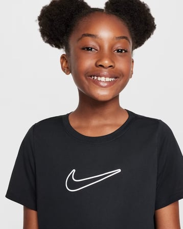 Nike One Fitted Dri-FIT Kısa Kollu Genç Çocuk (Kız) Tişört - Siyah FZ5600-010