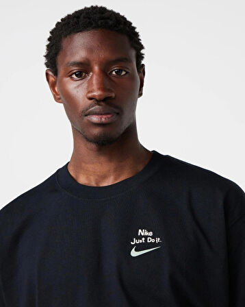 NİKE HV3992-010  T-SHİRT