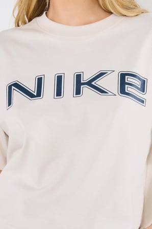 Nike Sportswear Clup Bol Kesim Krem Rengi Pamuklu Kadın Spor Tişört
