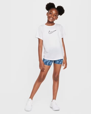 Nike One Fitted Dri-FIT Kısa Kollu Genç Çocuk (Kız) Tişört - Beyaz FZ5600-100