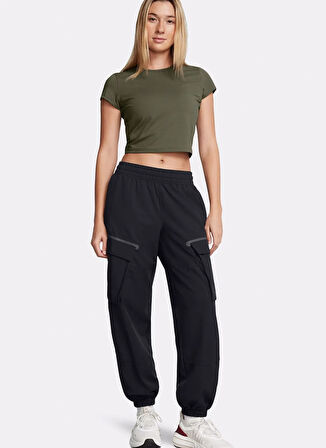 1386481-001 UA UNSTOPPABLE CARGO PA Lastikli Bel Loose Fit Siyah Kadın Eşofman Altı