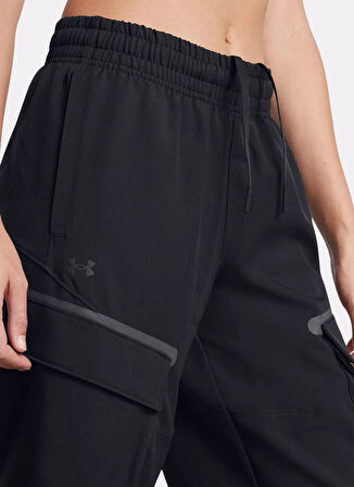 1386481-001 UA UNSTOPPABLE CARGO PA Lastikli Bel Loose Fit Siyah Kadın Eşofman Altı