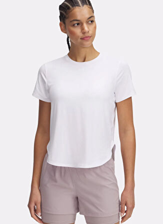 1389564-100 UA LAUNCH ELITE SHORTSL Yuvarlak Yaka Loose Fit Beyaz Kadın T-Shirt
