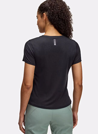 1386337-001 UA Launch Camo Shortsle Siyah Yuvarlak Yaka Fitted Kadın T-Shirt