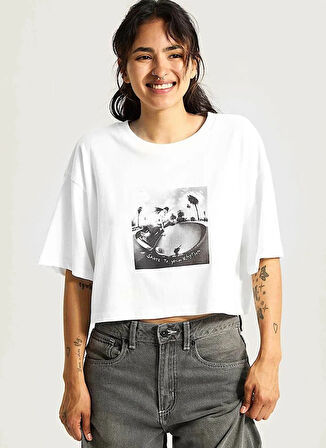 Vans VN000RCHWHT1-Rhythm Relaxed Crop ss Beyaz Bisiklet Yaka Normal Düz Kadın T-Shirt