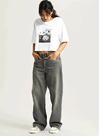 Vans VN000RCHWHT1-Rhythm Relaxed Crop ss Beyaz Bisiklet Yaka Normal Düz Kadın T-Shirt