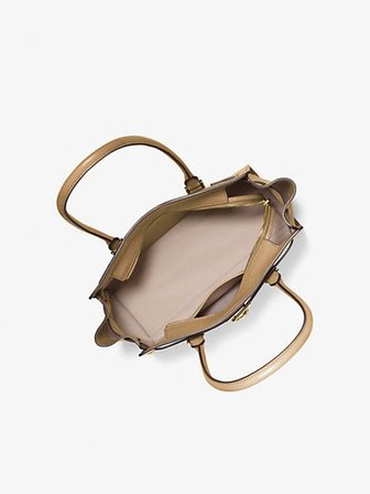 Michael Kors Kadın Marka Logolu Charm Aksesuar Detaylı Günlük Kullanıma Uygun Şık Görünüşlü Bej Omuz Çantası 30F5GNXT0L 297
