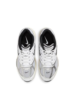 W Air Pegasus 2005 Kadın Günlük Ayakkabı HQ1675-100 Gri
