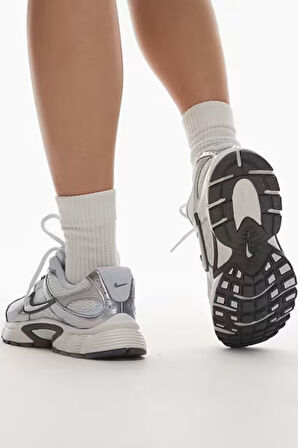 Nike V5 Rnr Gri Kadın Günlük Spor Ayakkabı 