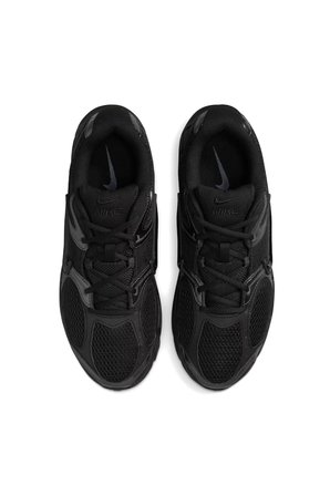 Nike V5 RNR Erkek Spor Ayakkabı