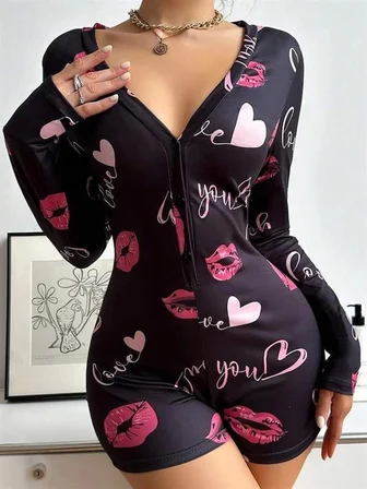 kapsulavm Pamuklu Kırmızı Öpücük ve Kalp Desenli Düğmeli Uzun Kol Tulum Pijama
