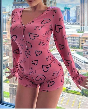 kapsulavm Pamuklu Pembe Siyah Kalp Desenli Düğmeli Uzun Kol Tulum Pijama