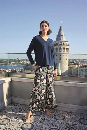 kapsulavm Yaprak Desenli Uzun Kollu V Yaka Pijama Takımı