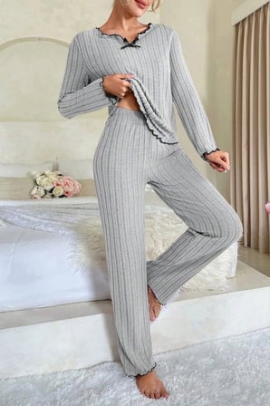 Kadın Gri Çizgili Uzun Kollu Fiyonk Detaylı Pijama Takımı Rahat Mevsimlik