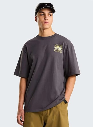The North Face NF0A8GA0RHI1-M SUN OVERSIZE-GRAPHIC Gri Yuvarlak Yaka Regular Fit Baskılı Erkek T-Shirt