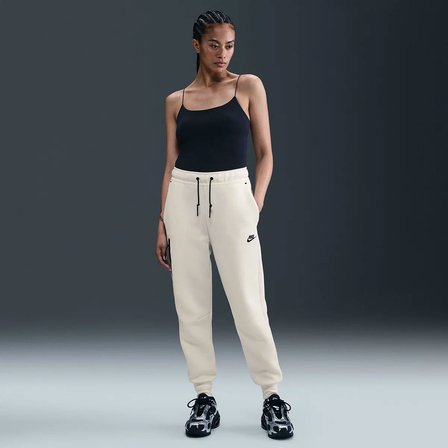Nike Sportswear Tech Fleece Beyaz Kadın Eşofman Altı HV6779-133
