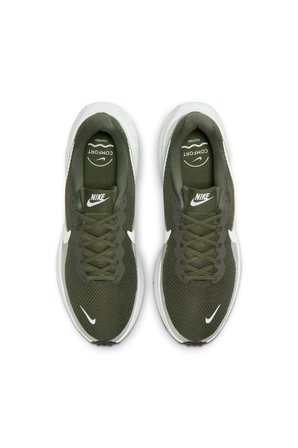 NIKE NIKE REVOLUTION 8 ERKEK KOŞU AYAKKABISI HJ9198-303