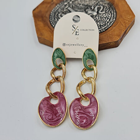 Zincir Halkalı ve Renkli Mineli Sallantılı Küpe – Kore Bijuteri, Rose Gold, Şık ve Modern Tasarım (6,6 x 2 cm)