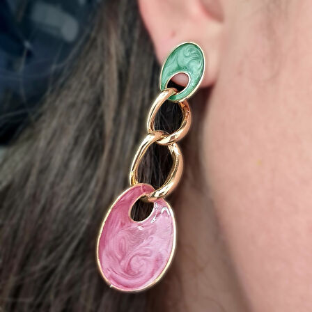 Zincir Halkalı ve Renkli Mineli Sallantılı Küpe – Kore Bijuteri, Rose Gold, Şık ve Modern Tasarım (6,6 x 2 cm)