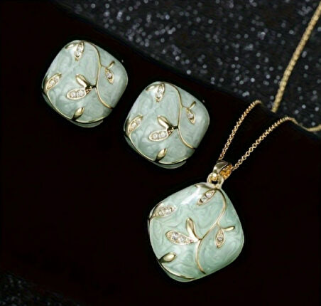 Kadın Zarif Takı Seti – 41 cm Kolye & 2 cm Küpe, Çiçek Detaylı Mineli Tasarım