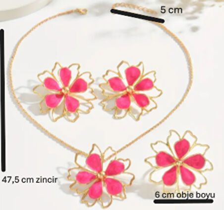 Kadın Pembe Çiçek Figürlü Takı Seti – Gold Renk Kolye, Küpe ve Yüzük 3’lü Kombin