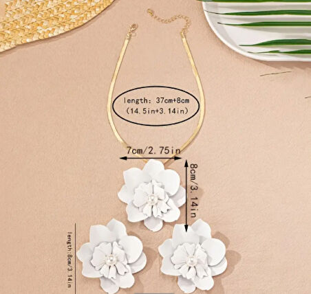 İnci Detaylı Beyaz Çiçek Takı Seti – Kolye ve Küpe Kombini