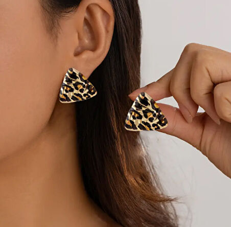 Leopar Desenli Vintage Üçgen Twist Model Kadın Küpe