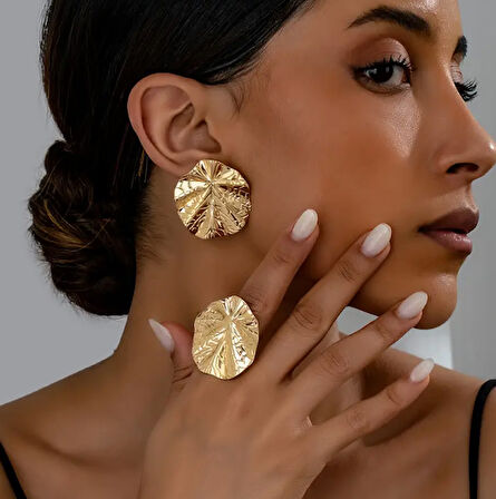Gold Plaka Yaprak Motifli Şık Küpe ve Yüzük Set Gösterişli Kadın Takı Seti