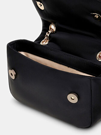 Guess Access Kadın Siyah Omuz Çantası HWSE7534780-BLA