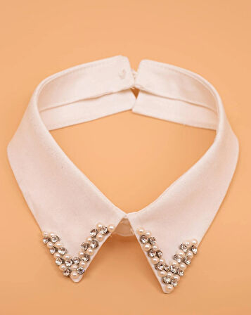 Beyaz Taşlı Şık Takılıp Çıkarılabilir Yaka