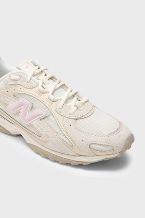 New Balance Logolu Sneaker Ayakkabı Kadın AYAKKABI U204L5WW BEJ-BEYAZ