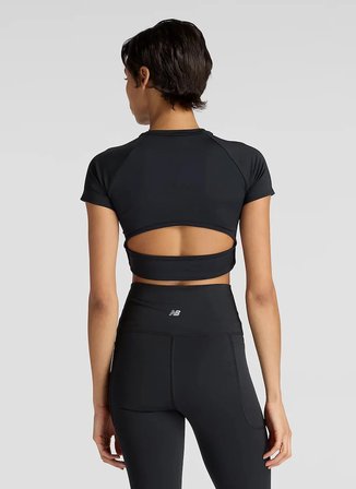 New Balance WT619942-BK Fast Days Fitted Crop T Siyah Bisiklet Yaka Normal Düz Kadın T-Shirt