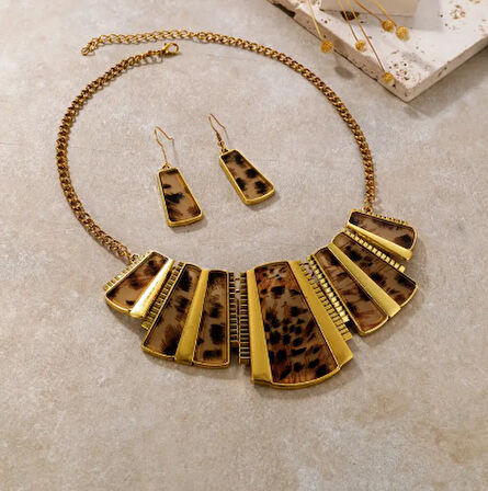 Leopar Desenli Gold Detaylı Şık Gösterişli Kadın Kolye Küpe Set