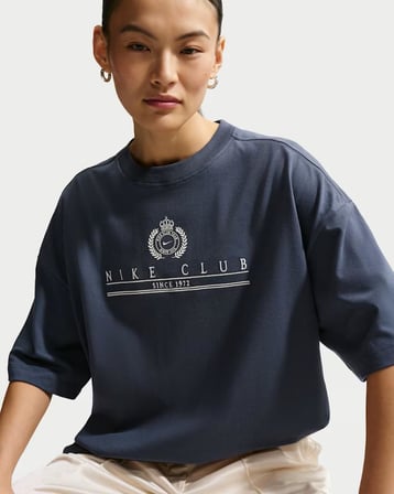 W Nsw Classic Ss Tee Cntry Club Oversize Lacivert Kadın Tişört