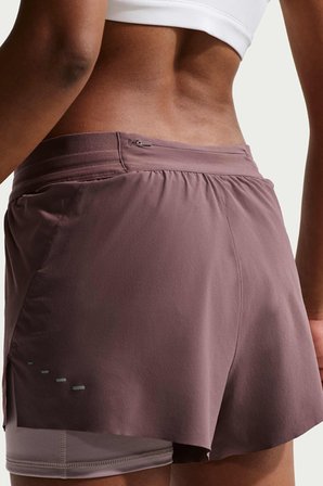 Nike Swift Dri-FIT 2’si 1 Arada Kadın Spor Koşu Şortu