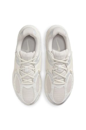 Nike V5 RNR Kadın Spor Ayakkabı