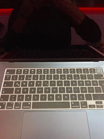 APPLE MACBOOK AİR M2 8GB RAM 512GB SSD 15 İNÇ RETİNA EKRAN GECE MAVİSİ teşhir