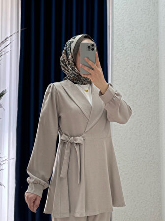 Sormora Kuşak Detaylı Ceketli Pantolonlu Takım-AS471 Vizon