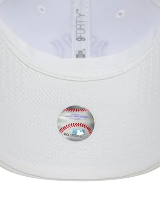 New Era 60856373 WMNS LEAGUE ESS 9FORTY NEY Beyaz Logo Baskılı Kadın Şapka
