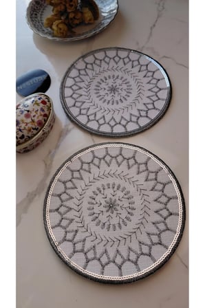 GÜMÜŞ Pul ve Nakış İşlemeli Linen Keten Kokteyl Sunum Peçetesi 2’li |Otantik Mandala Serisi Aria- Tek Pul