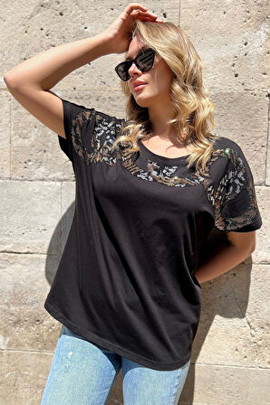 Bol Kalıp Leopar Crystal Taşlı Büyük Beden Kırmızı Şık Rahat Kadın T-shirt